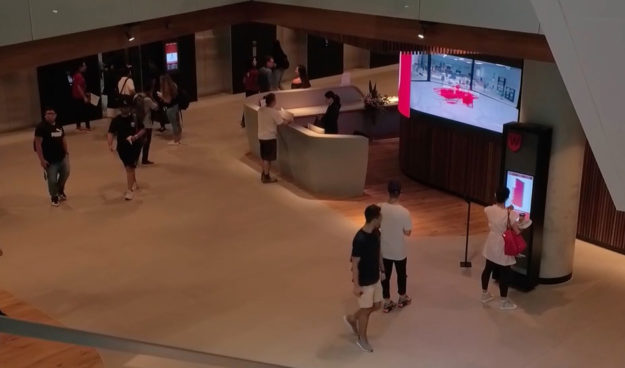 ¿Por qué las pantallas son perfectas para usar en educación superior?