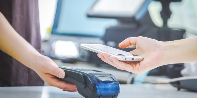 mobile-payments-mobile-scanning-payments-face-face-payments_1359-1145