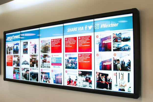 digital signage 2021