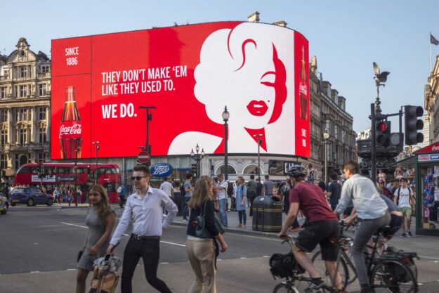 Coke-Marilyn-Piccadilly-Fullscreen